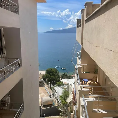 Classic Sea View Apartment Sarande